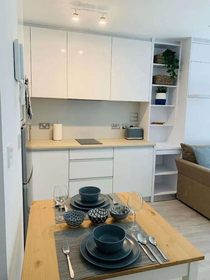 Modern Studio With Rock View Balcony And Gym-Hosted By Sweetstay Gibraltar